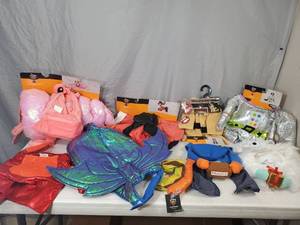 lot 122 image: 9 Pet Costumes