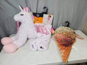 lot 125 image: New Ice Cream Cone and Plush Unicorn Kids Costumes