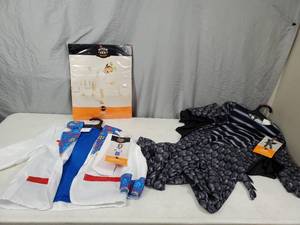 lot 132 image: 3 New Kids 4-5T Costumes