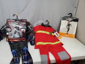 lot 150 image: 3 New Kids Small Costumes
