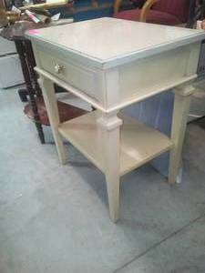 lot 12 image: (2) small occasional tables.