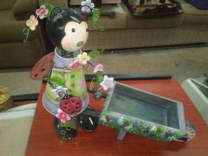 lot 23 image: Indoor, Outdoor Gardening Bug and Wheelbarrow Bobblehead