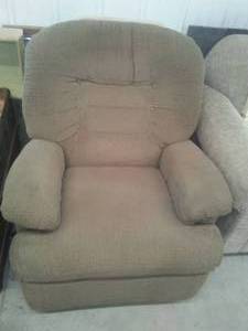 lot 29 image: Rocker Recliner Good Condition