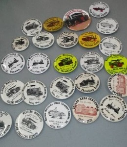 lot 39 image: WMSTR, annual pins.