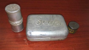 lot 47 image: WWI shaving stick, soap box and small tin.