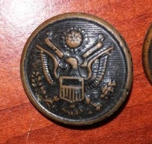 lot 52 image: Military Buttons.