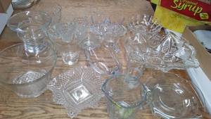 lot 77 image: Glass Serving Pieces - all nice.