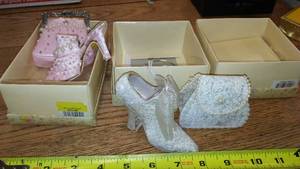 lot 105 image: Putting on the Ritz Miniature Shoes and Purses