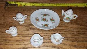 lot 126 image: Miniature Doll Tea Set  Vintage.
