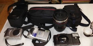 lot 179 image: Cameras & bags.