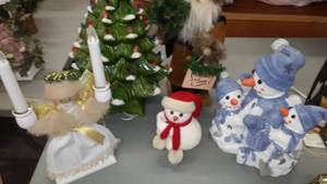 lot 208 image: Christmas Decorations.
