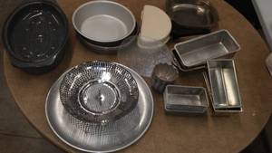 lot 592 image: Bread & Cake Tins