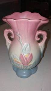 lot 595 image: Hull pottery