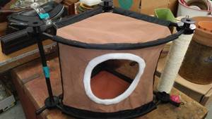 lot 617 image: Cat House