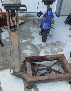 lot 212 image: Platform industrial scale  vintage.