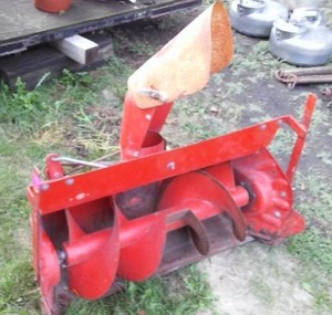 lot 253 image: Simplicity snowblower for garden tractor.