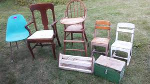 lot 255 image: (5) chairs (2) tool boxes.