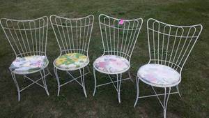 lot 256 image: (4) Home crest metal patio chairs.