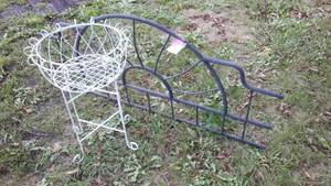 lot 258 image: Metal Plant stand and railing.