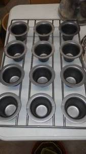 lot 290 image: Muffin Tins, pans & more.