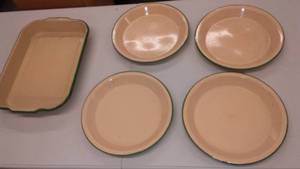 lot 295 image: Cream color enamelware.