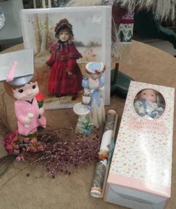 lot 184 image: Doll & state themed.