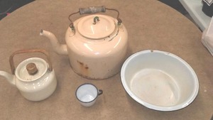 lot 193 image: Enamelware variety