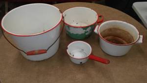 lot 194 image: Red & white enamelware
