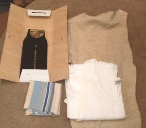 lot 636 image: Vintage Antique Clothing