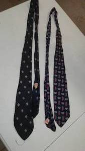 lot 264 image: 2 Vintage Mens Neckties