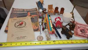lot 781 image: Misc. Vintage Collectible.