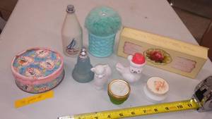 lot 784 image: Vintage Avon and more
