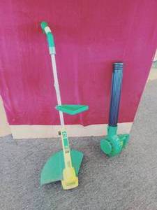 Weed Trimmer and Leaf Blower