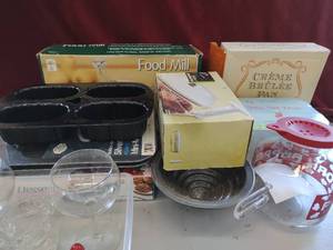 Collection of Kitchen Items