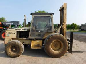 lot 3 image: Ingersoll Rand RT708G Forklift