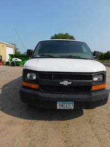 lot 6 image: 2015 Chevy 3500 Express Van