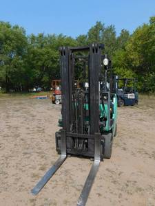 lot 7 image: 2013 Mitsubishi FGC25N Forklift