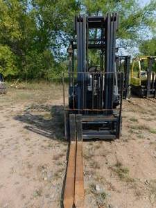 lot 8 image: 1996 Komatsu FG25ST-11 Forklift