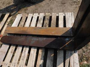 lot 20 image: Set of Class III Forklift - 2 x 6 x 48