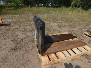 lot 22 image: 2 - Sets of Class III Forks