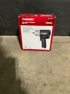 Husky 800 ft.lbs. 12 in. Impact Wrench. See Pictures