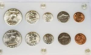 1958 US P & D SILVER MINT SET IN CAPITAL HOLDER