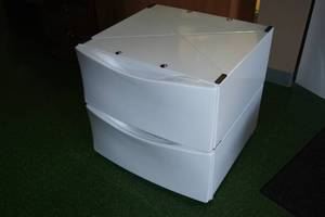 lot 20 image: White Washer and Dryer Pedestals