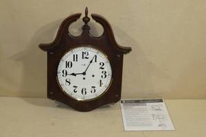 lot 4 image: Vintage Howard Miller 2 Jewel Wall Clock
