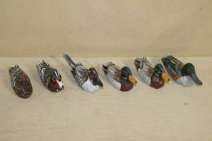 lot 29 image: 6 Wood Carved and Painted Ducks