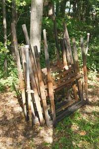 lot 14 image: 8 Steel Dock Supports for a 24 Wide Dock