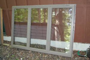 lot 10 image: Used Anderson 3 Pane Picture Window - 72 x 48