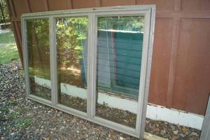 lot 11 image: Used Anderson 3 Pane Picture Window - 72 x 48
