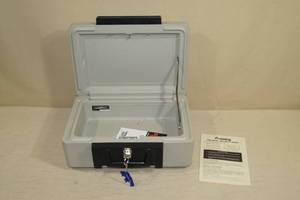 lot 35 image: Sentry 1100 Fire Safe Security Chest with Key