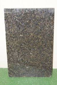 lot 48 image: Slab of Granite - 17 x 25.5 x 1.25